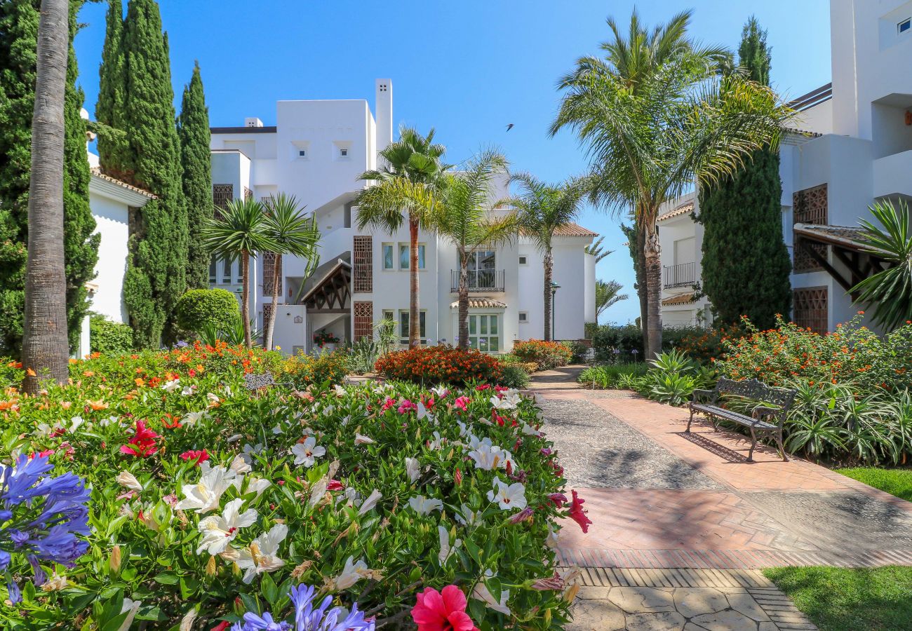 Apartment in Marbella - Frontline beach apartment -Los Monteros Palm Beach