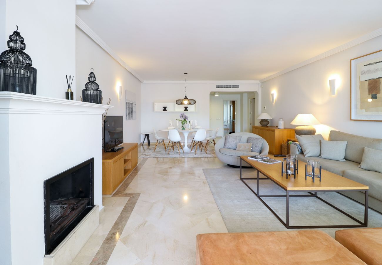 Apartment in Marbella - Fabulous apartment - frontline beach Los Monteros