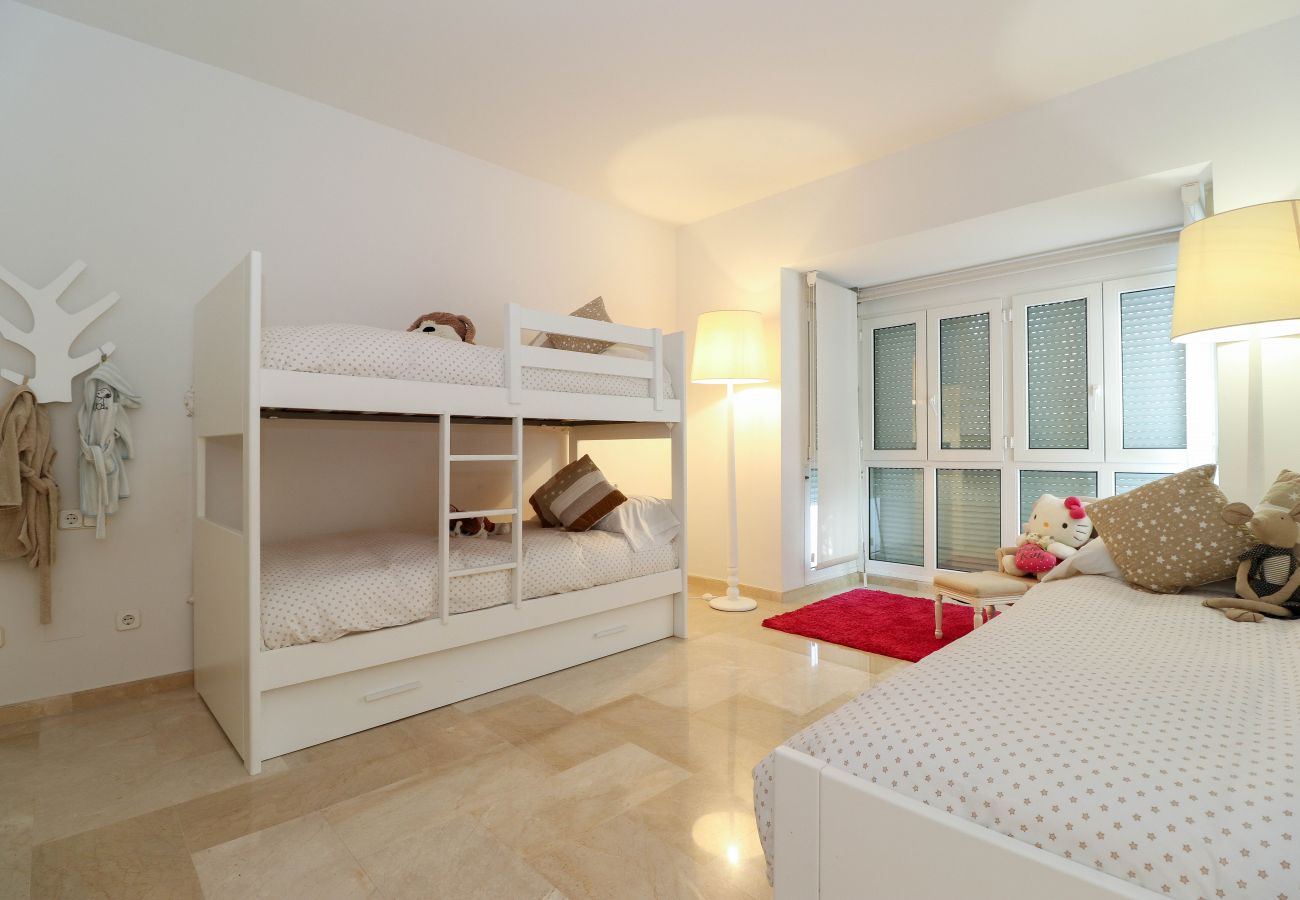 Apartment in Marbella - Fabulous apartment - frontline beach Los Monteros