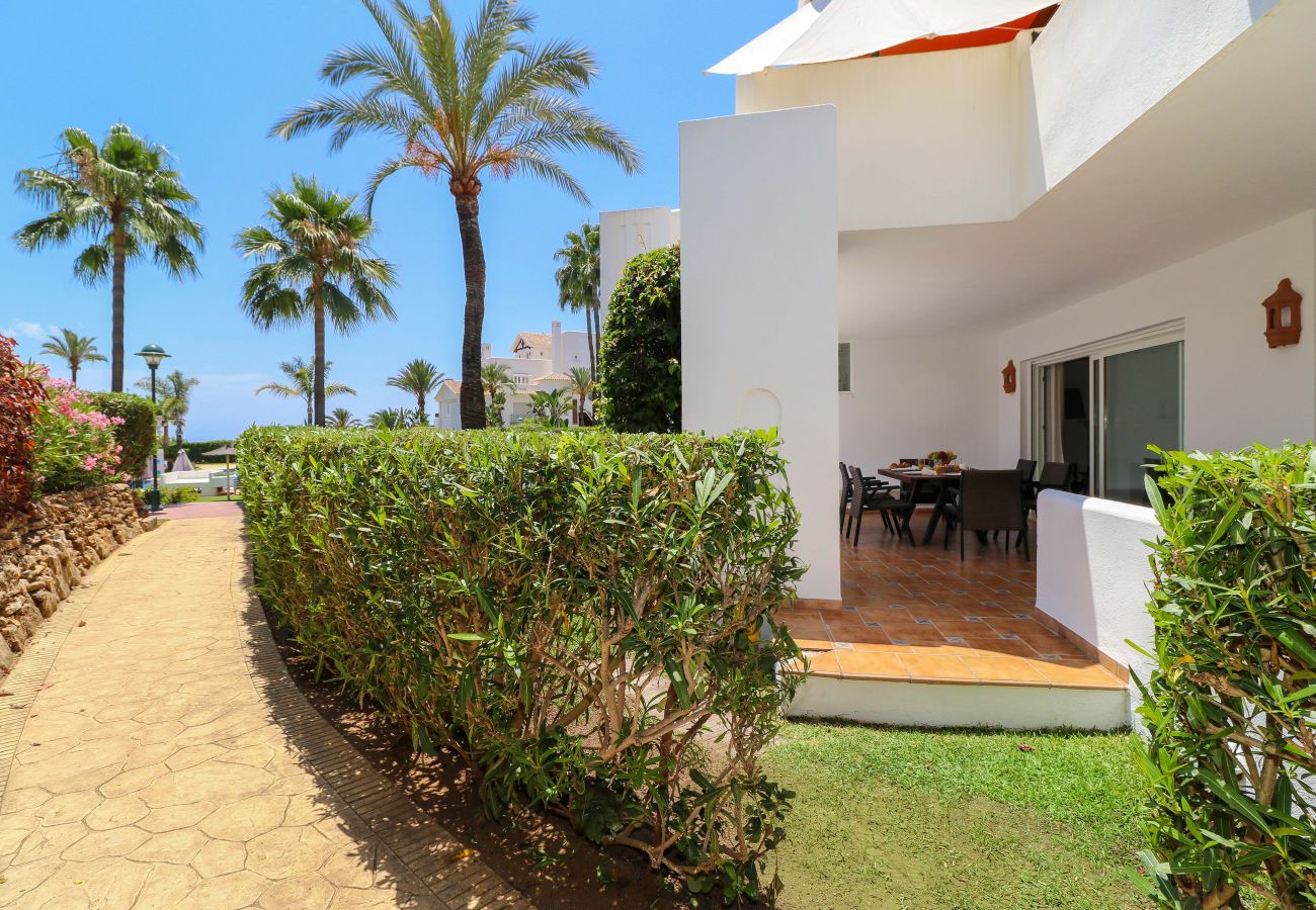 Apartment in Marbella - Fabulous apartment - frontline beach Los Monteros