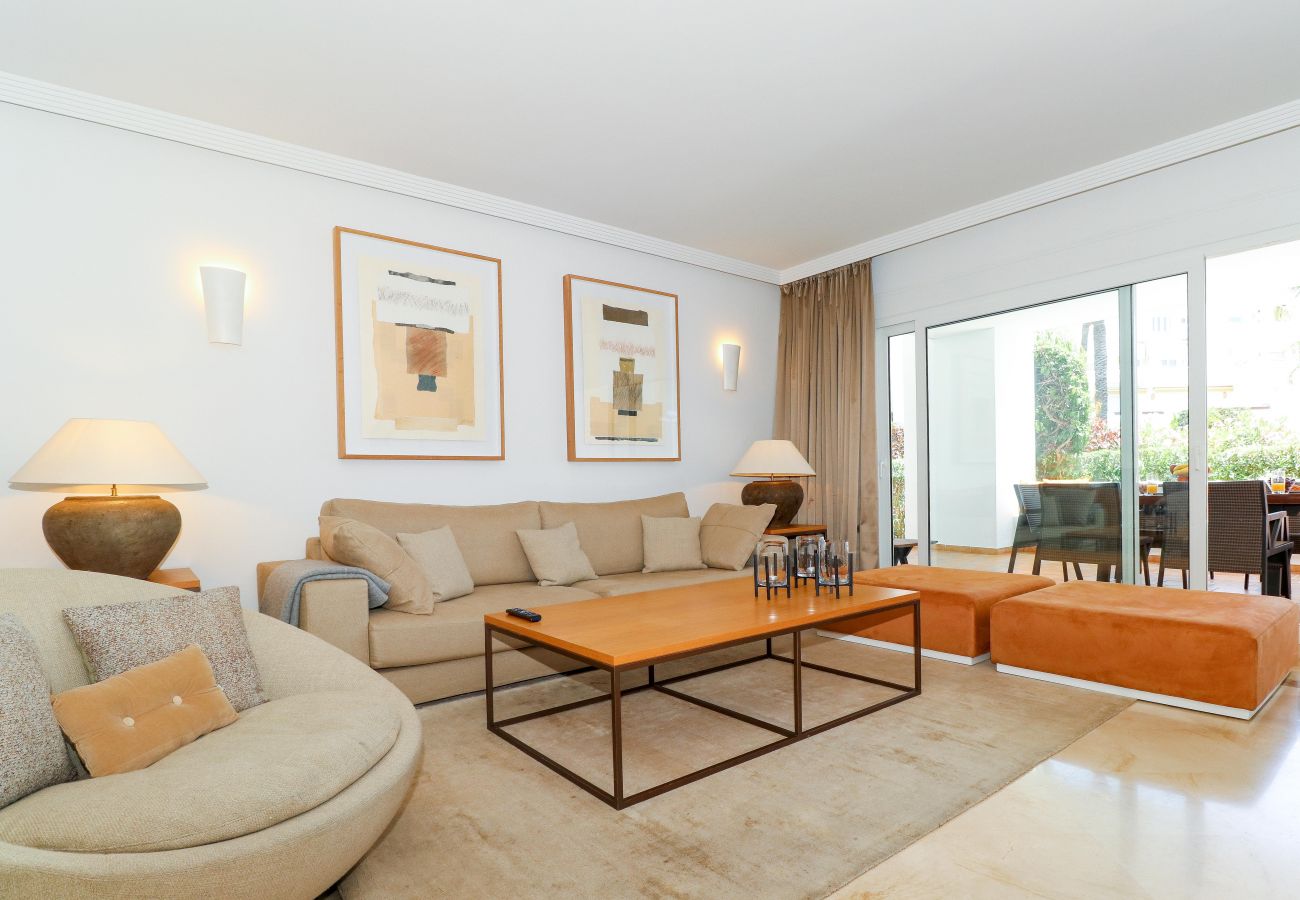 Apartment in Marbella - Fabulous apartment - frontline beach Los Monteros