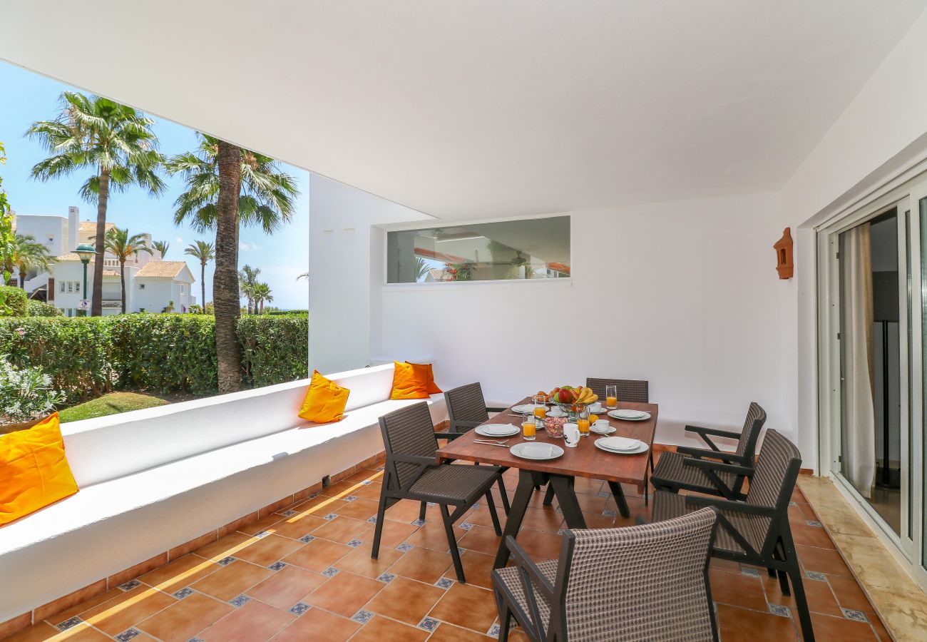 Apartment in Marbella - Fabulous apartment - frontline beach Los Monteros