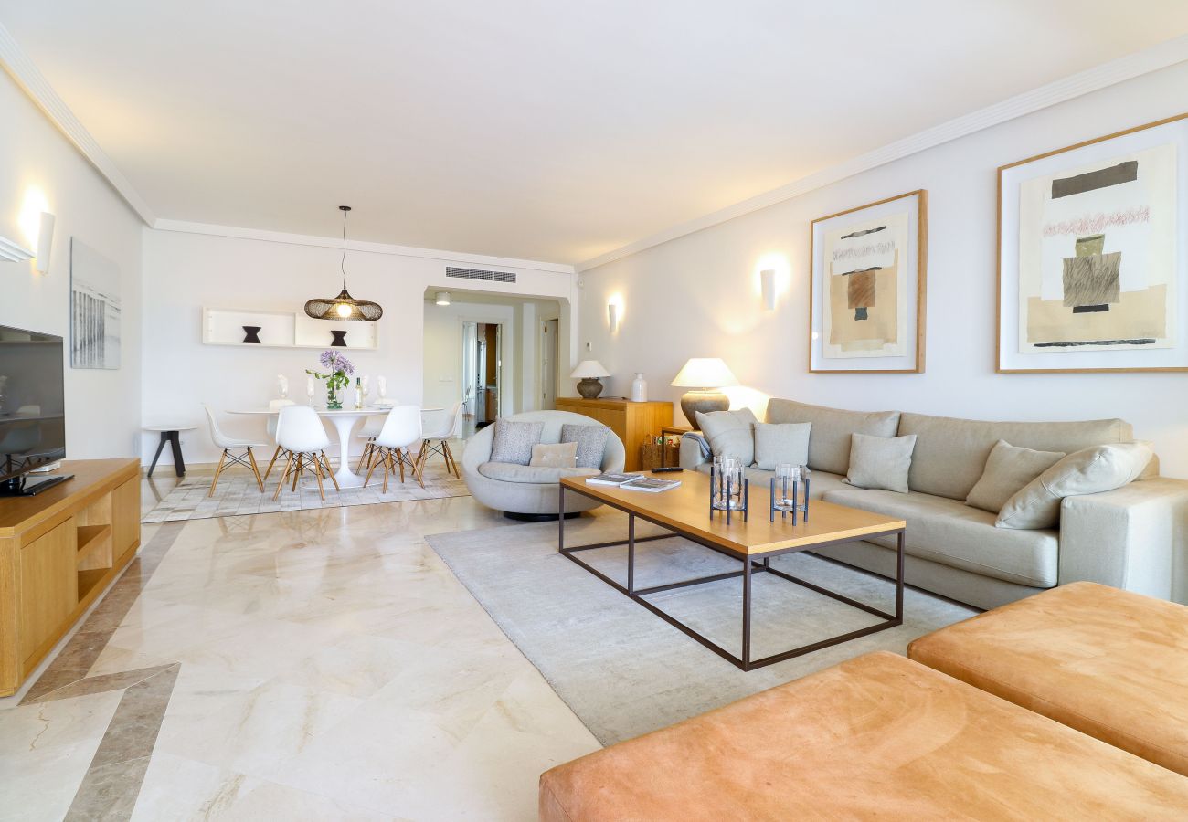 Apartment in Marbella - Fabulous apartment - frontline beach Los Monteros