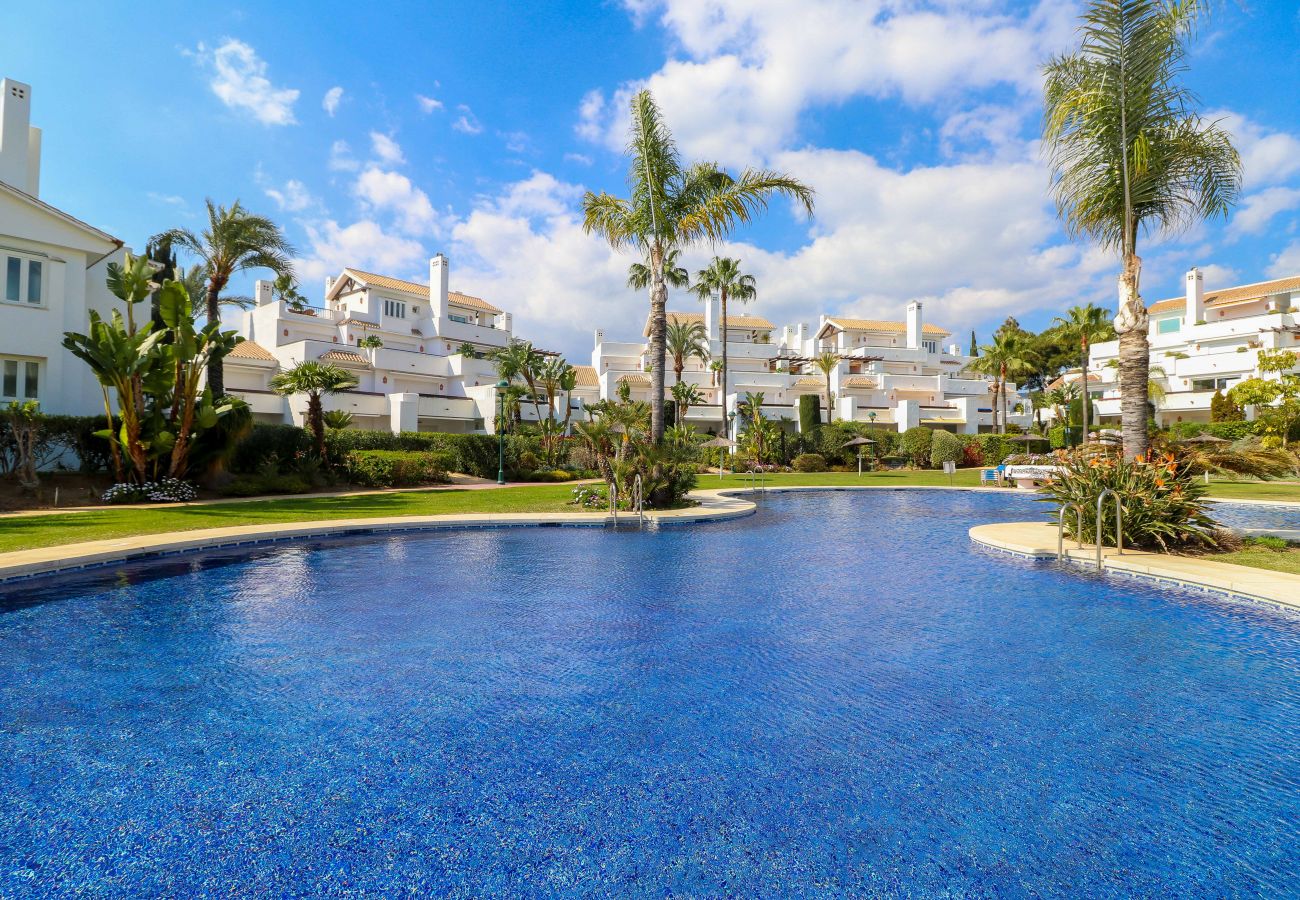 Apartment in Marbella - Fabulous apartment - frontline beach Los Monteros