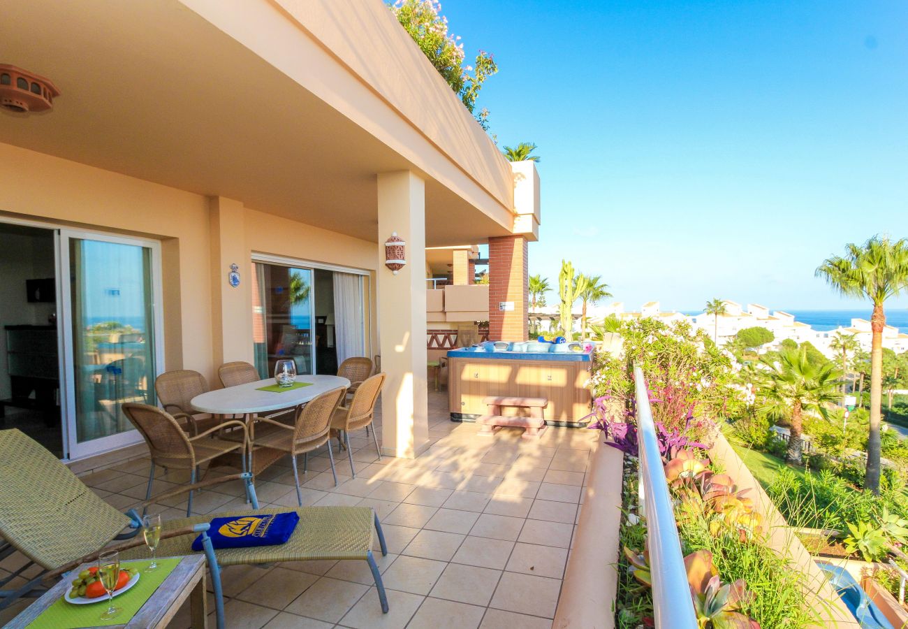 Apartment in Mijas Costa - Holiday luxury at Malibu Mansions, private hot tub