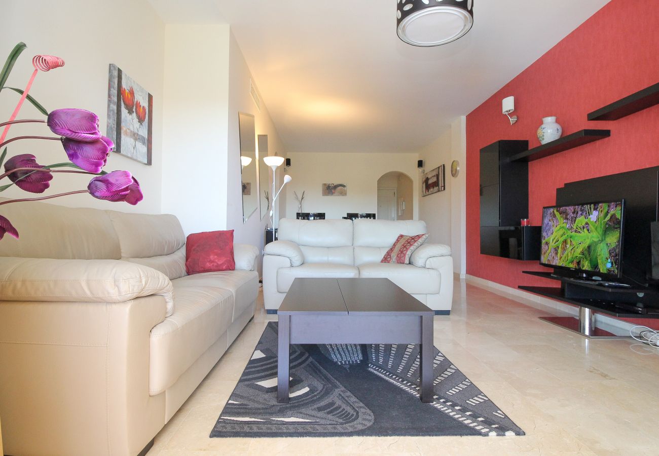 Apartment in Mijas Costa - Spacious apartment in tranquil area near the beach