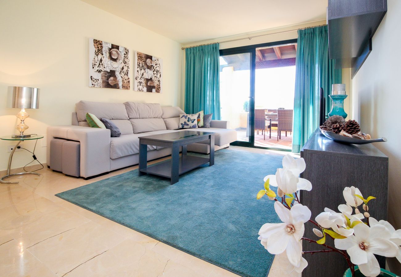 Apartment in Estepona - Luxury apartment in El Campanario