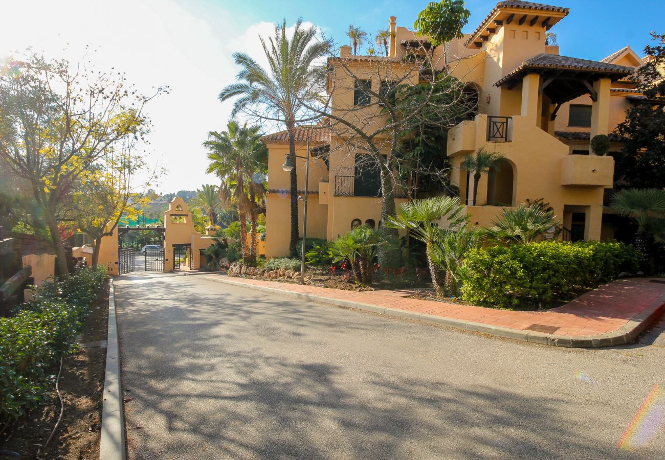 Apartment in Estepona - Luxury apartment in El Campanario