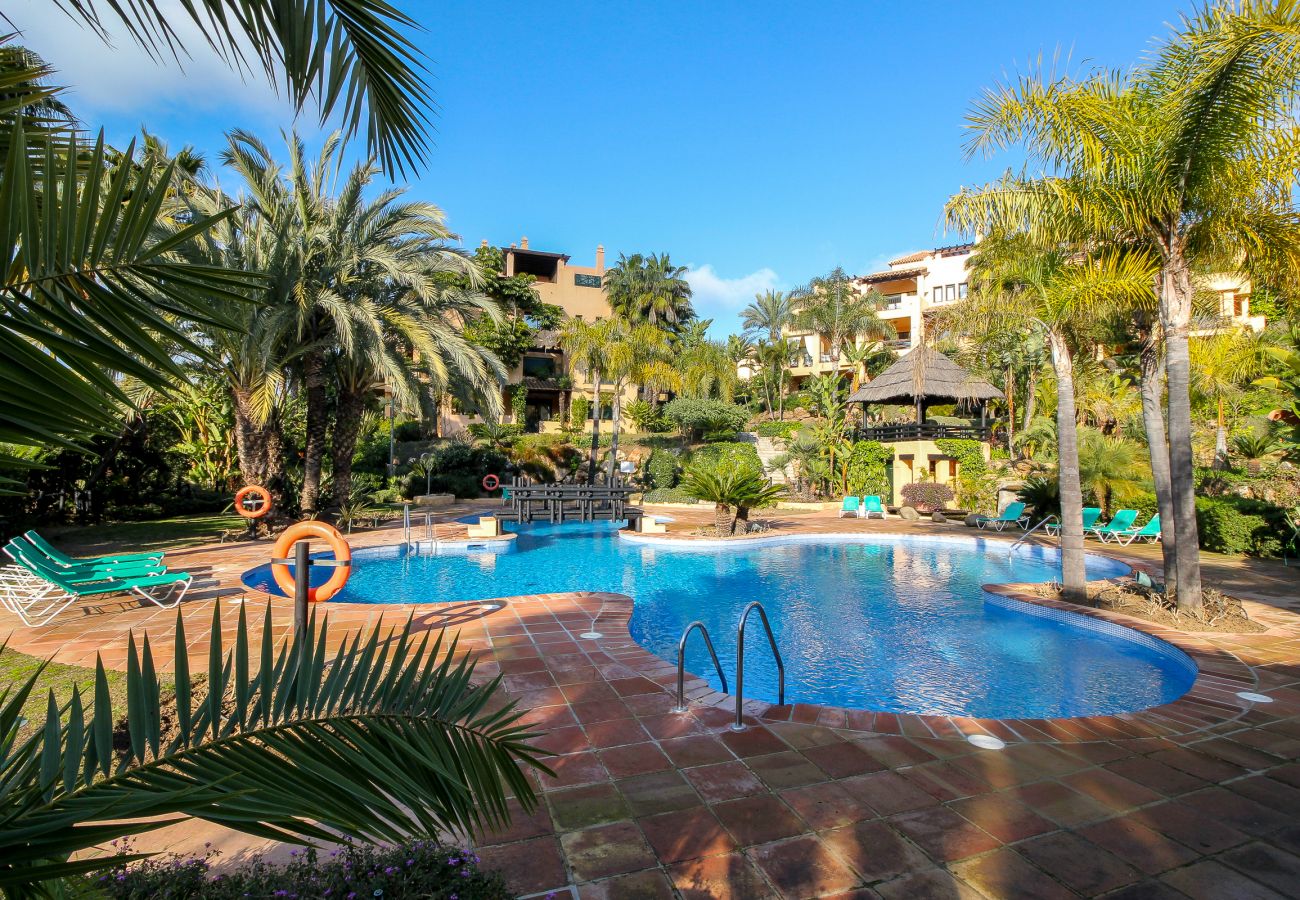 Apartment in Estepona - Luxury apartment in El Campanario