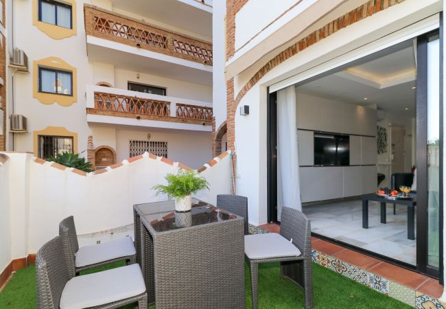Apartment in Mijas Costa - Calahonda apartment - all facilities 5 mins walk