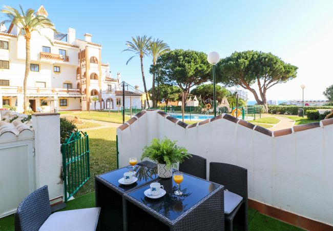 Apartment in Mijas Costa - Calahonda apartment - all facilities 5 mins walk