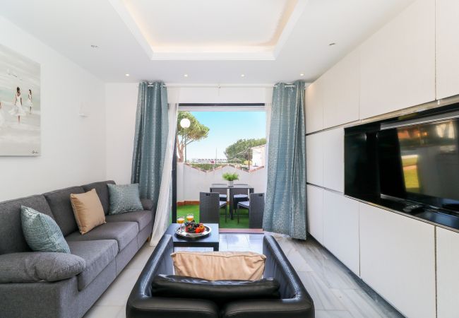 Apartment in Mijas Costa - Calahonda apartment - all facilities 5 mins walk