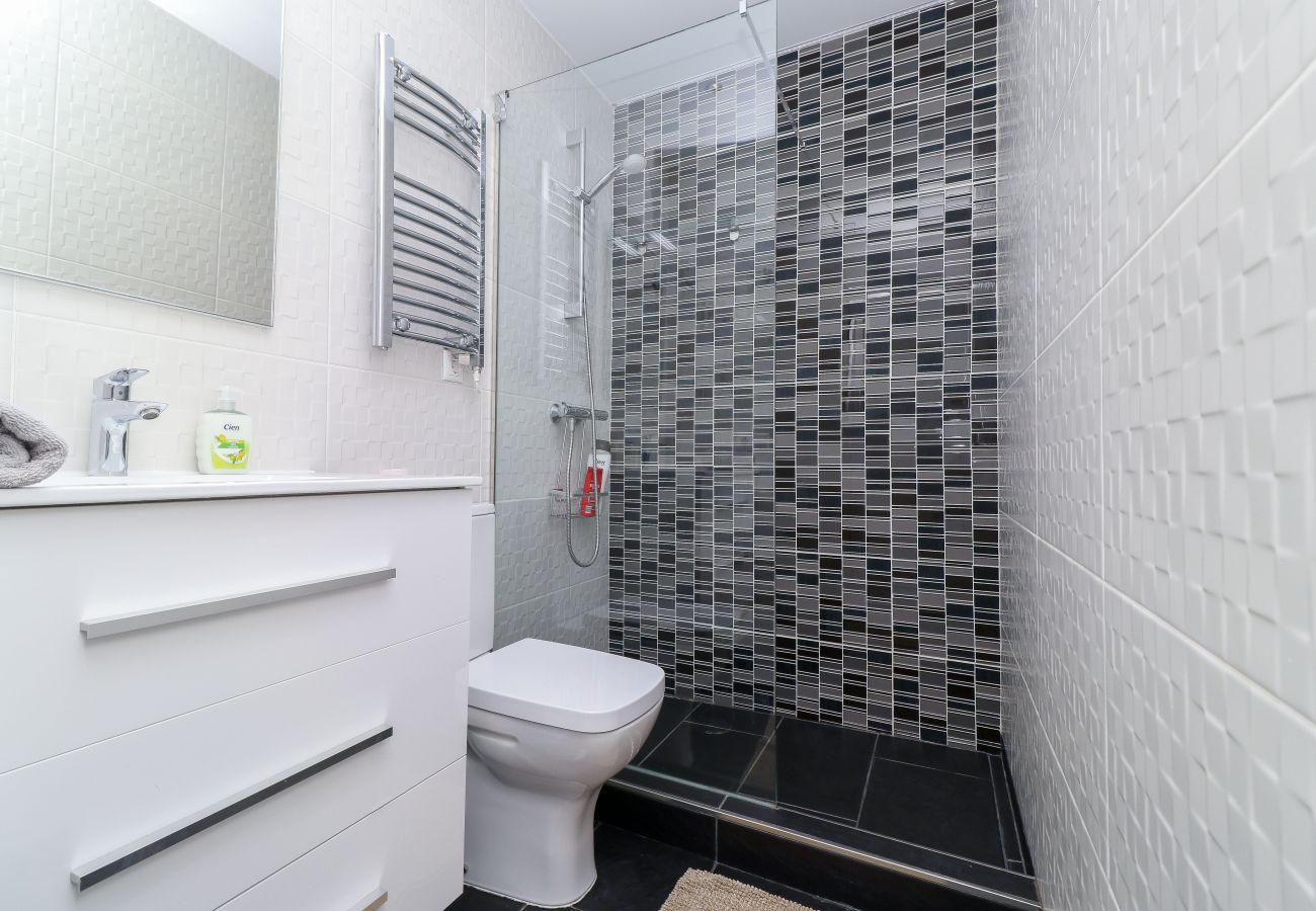 Apartment in Mijas Costa - Calahonda apartment - all facilities 5 mins walk