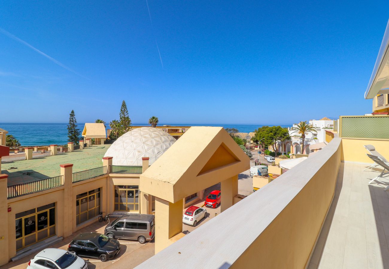 Studio in Marbella - Deluxe studio with huge terrace - Romana Playa beachfront