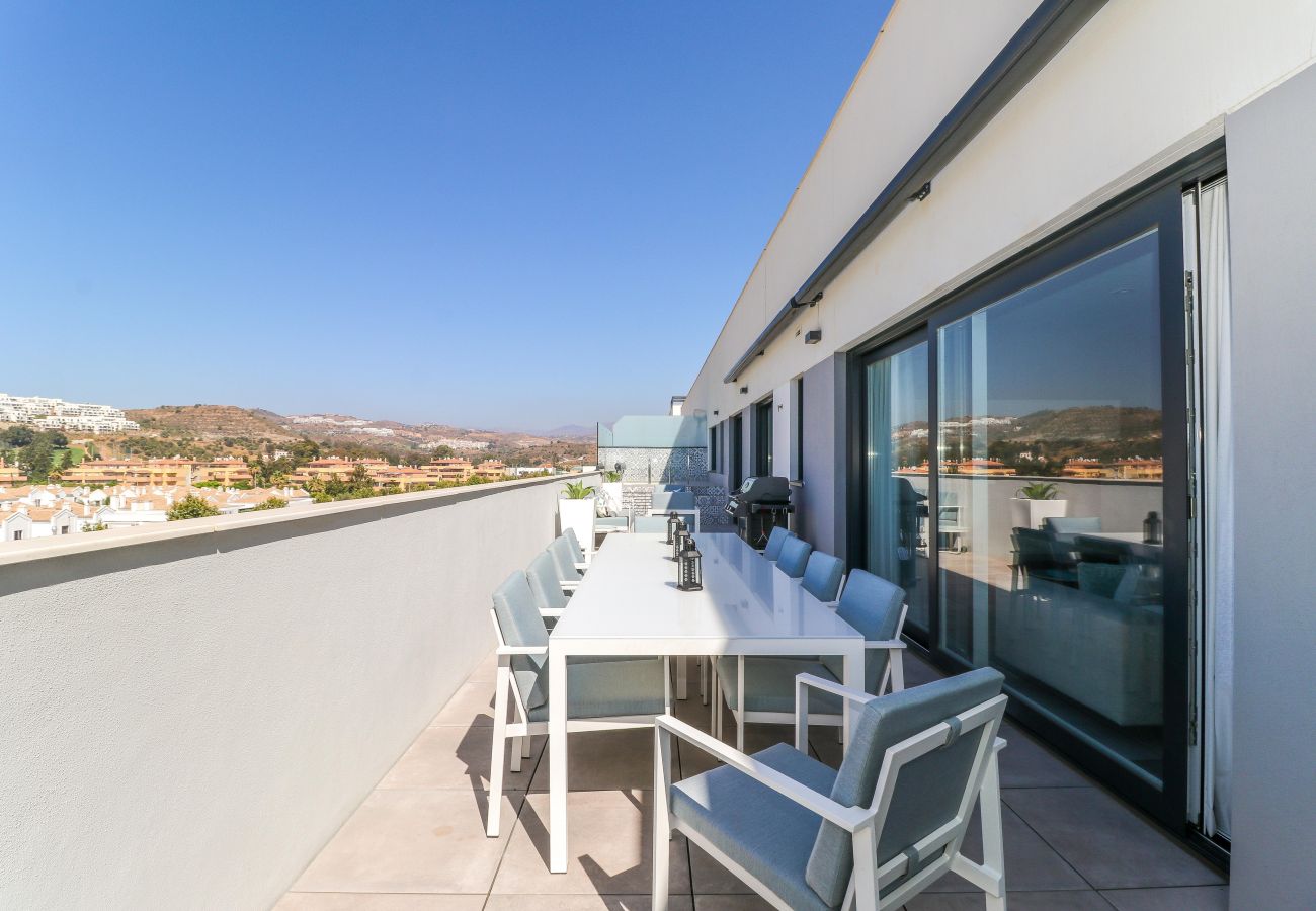 Apartment in La Cala de Mijas - Penthouse with Large Roof Terrace & Plunge Pool