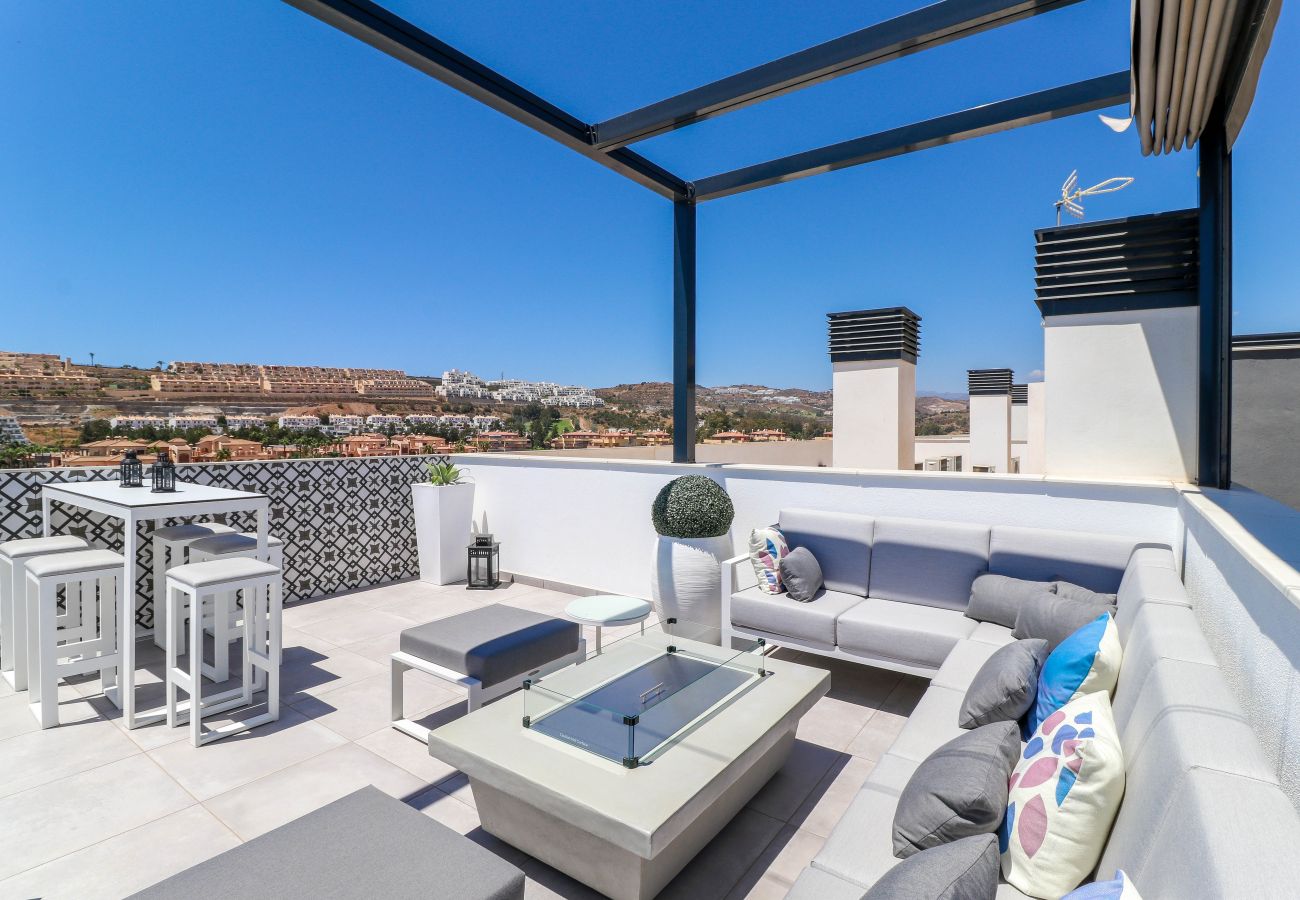 Apartment in La Cala de Mijas - Penthouse with Large Roof Terrace & Plunge Pool