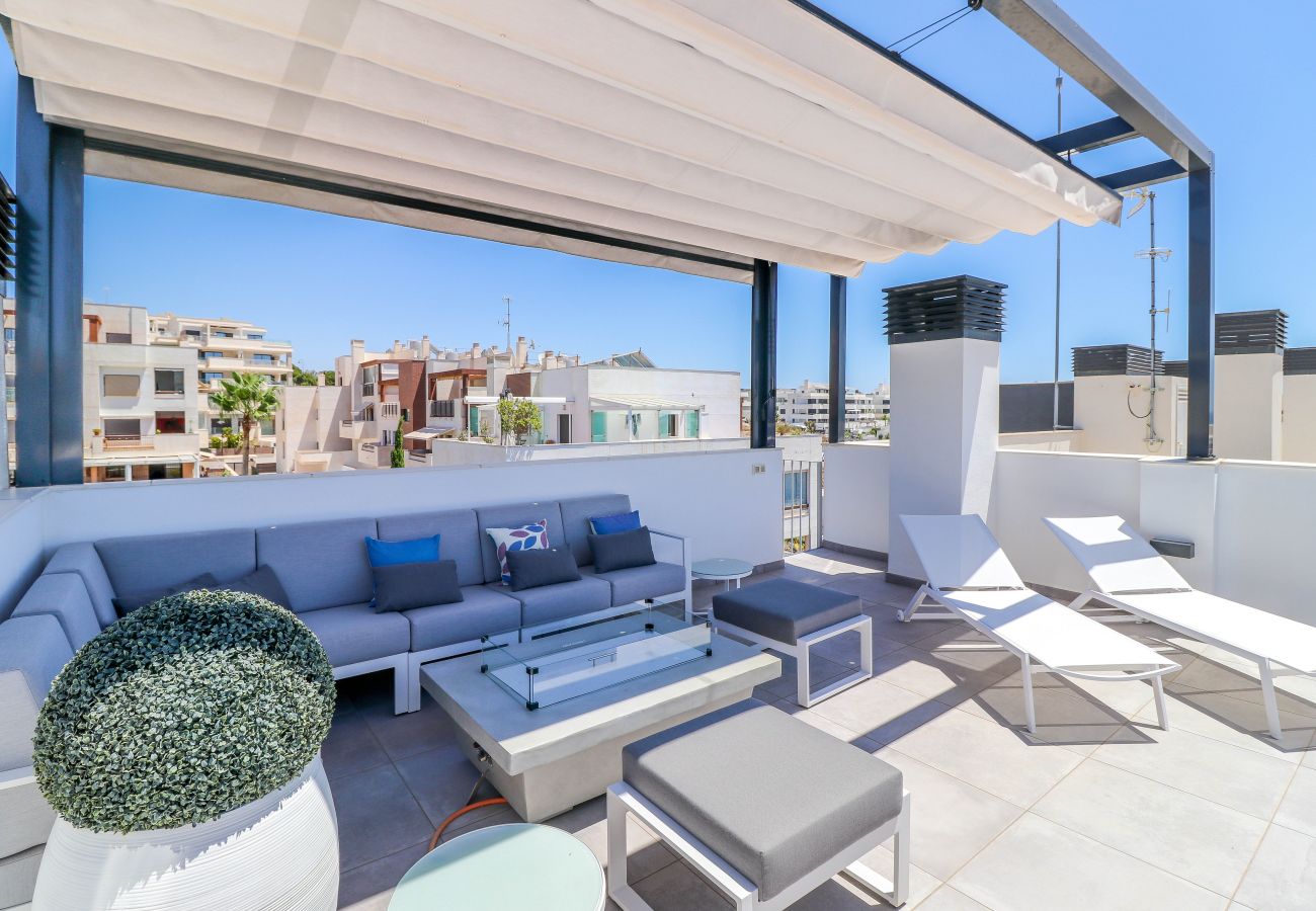 Apartment in La Cala de Mijas - Penthouse with Large Roof Terrace & Plunge Pool