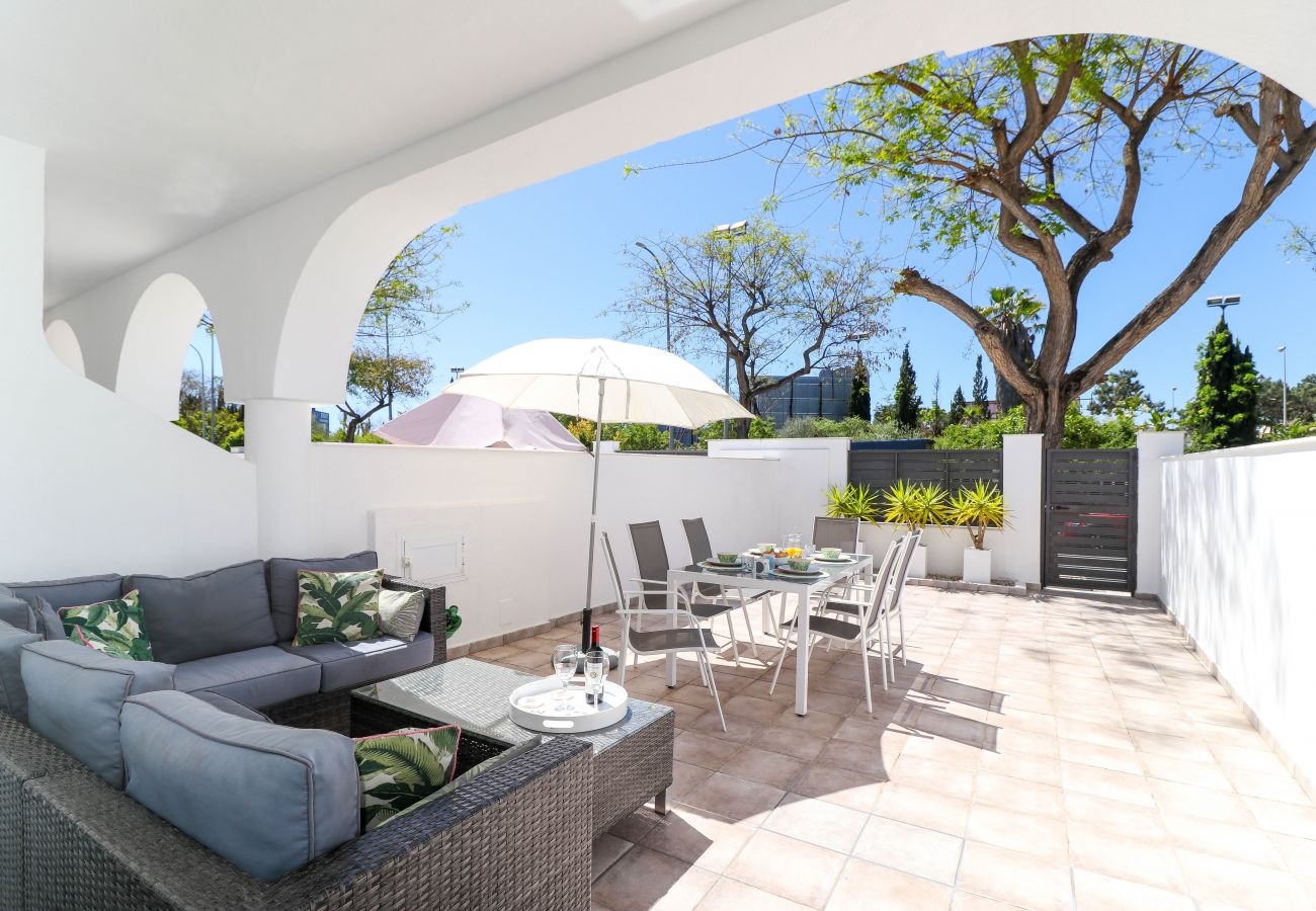 Townhouse in Marbella - Superb townhouse with big sunny terrace