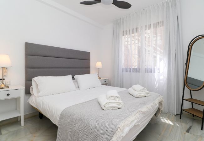 Apartment in Mijas Costa - Calahonda 2BED apartment - great location