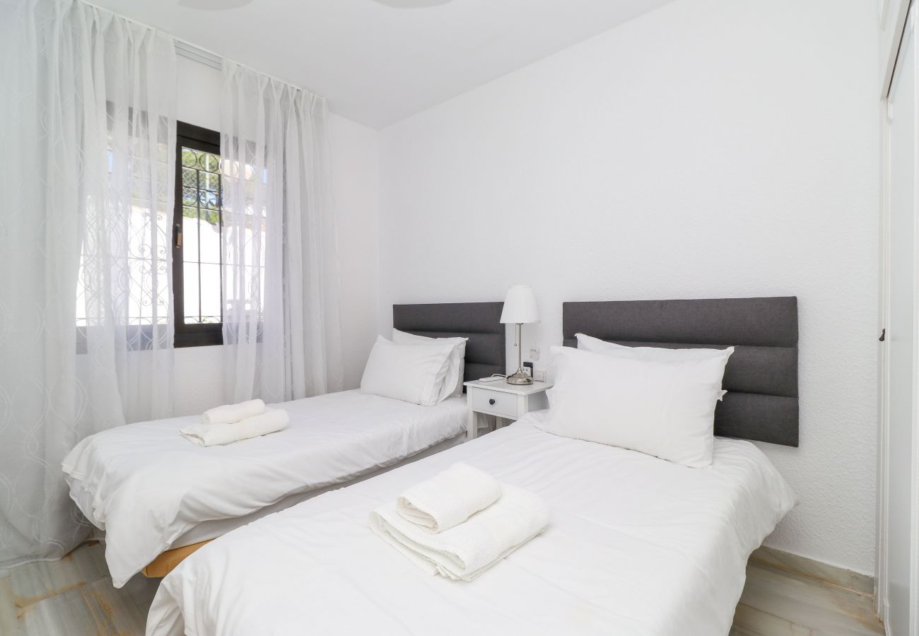 Apartment in Mijas Costa - Calahonda 2BED apartment - great location