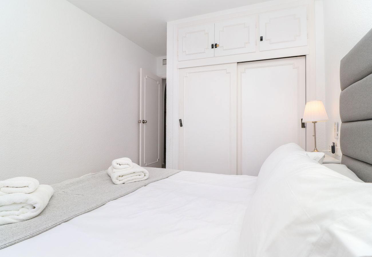 Apartment in Mijas Costa - Calahonda 2BED apartment - great location