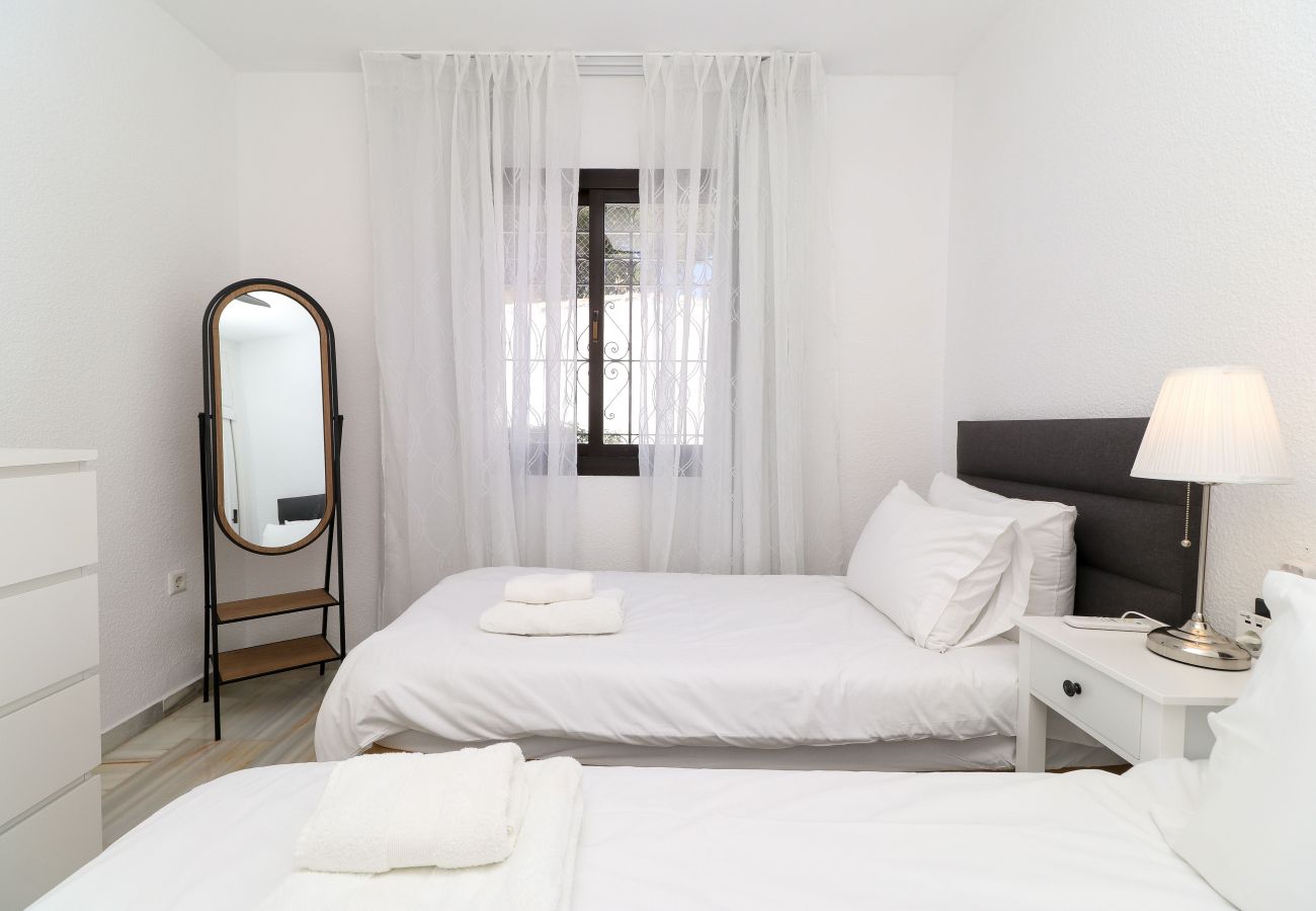 Apartment in Mijas Costa - Calahonda 2BED apartment - great location