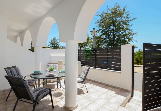 Townhouse in Marbella - Sunny townhouse  - great hotel facilities