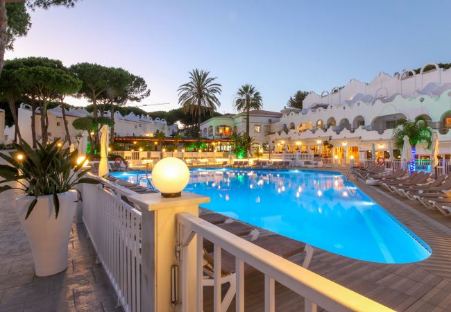 Townhouse in Marbella - Sunny townhouse  - great hotel facilities