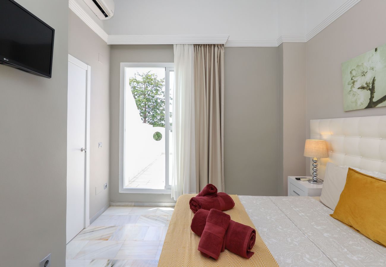 Townhouse in Marbella - Sunny townhouse  - great hotel facilities