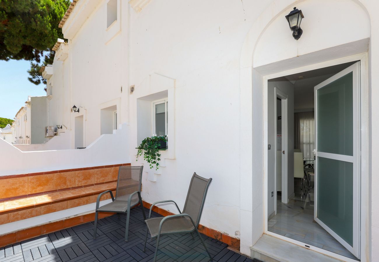 Townhouse in Marbella - Sunny townhouse  - great hotel facilities