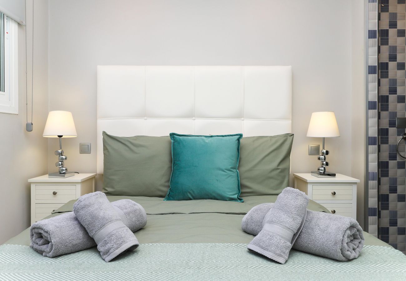 Townhouse in Marbella - Sunny townhouse  - great hotel facilities