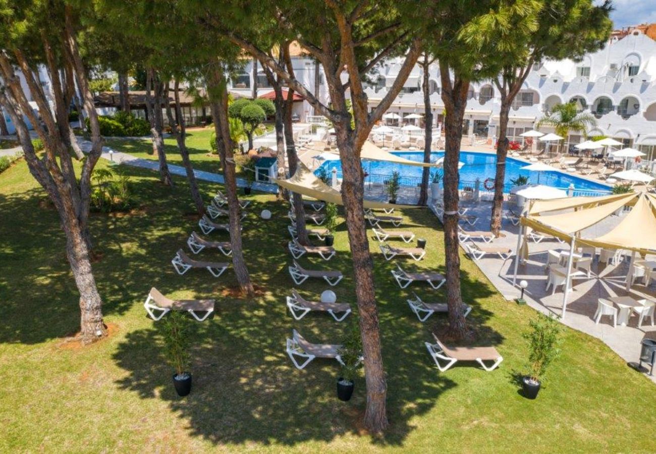 Townhouse in Marbella - Sunny townhouse  - great hotel facilities