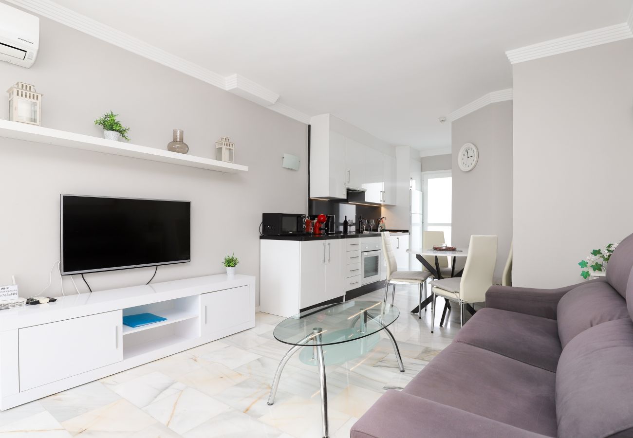 Townhouse in Marbella - Sunny townhouse  - great hotel facilities