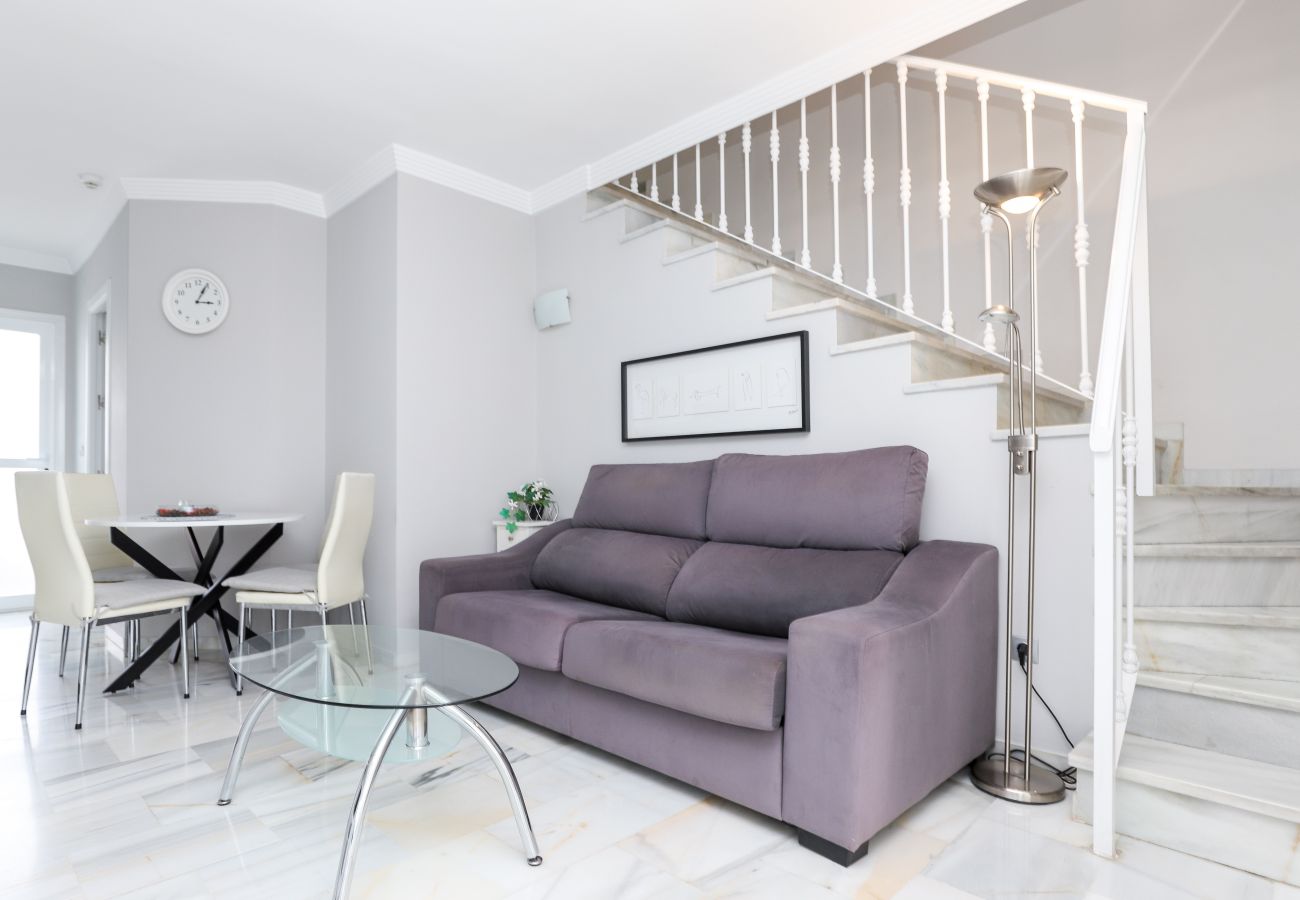 Townhouse in Marbella - Sunny townhouse  - great hotel facilities