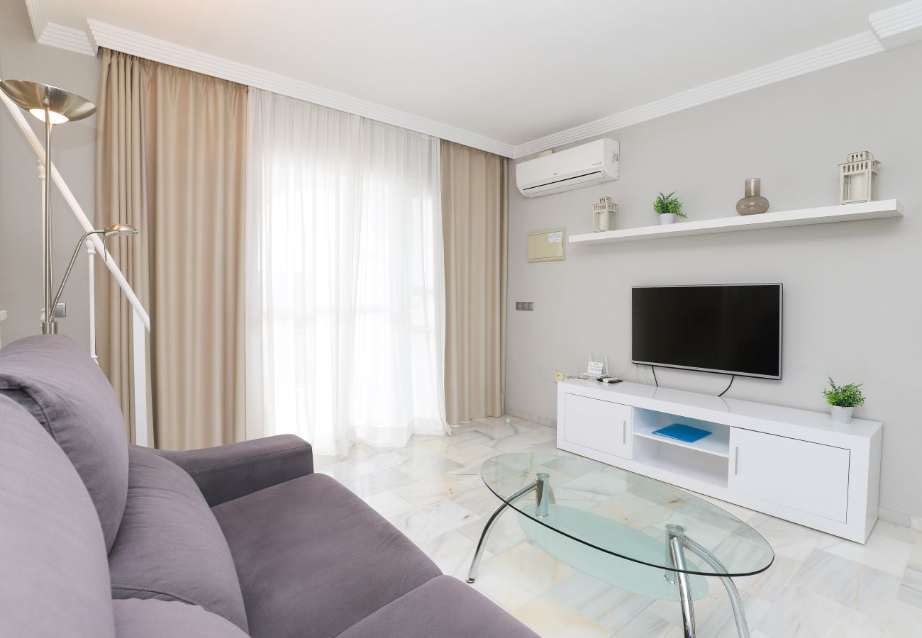 Townhouse in Marbella - Sunny townhouse  - great hotel facilities