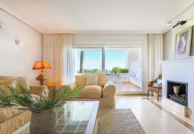 Apartment in Marbella - Beachfront with large garden  - Los Monteros Palm Beach