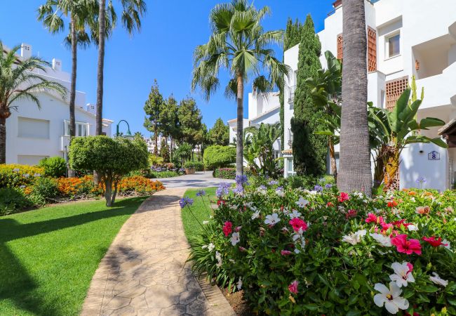 Apartment in Marbella - Beachfront with large garden  - Los Monteros Palm Beach