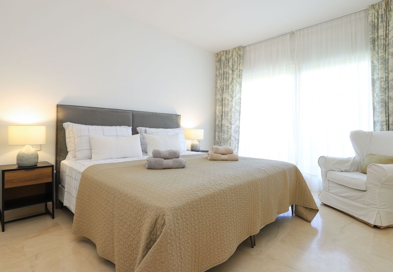 Apartment in Marbella - Beachfront with large garden  - Los Monteros Palm Beach