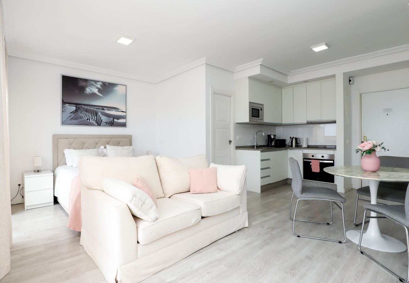 Apartment in Marbella - Romana Playa studio - beachfront complex Elviria