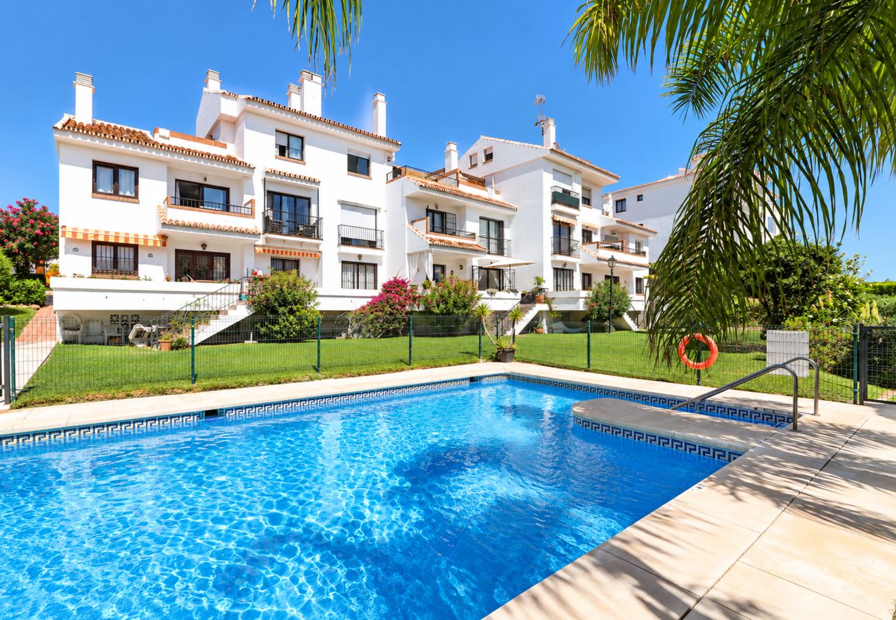 Apartment in Mijas Costa - Sea View Apartment with Garden & BBQ