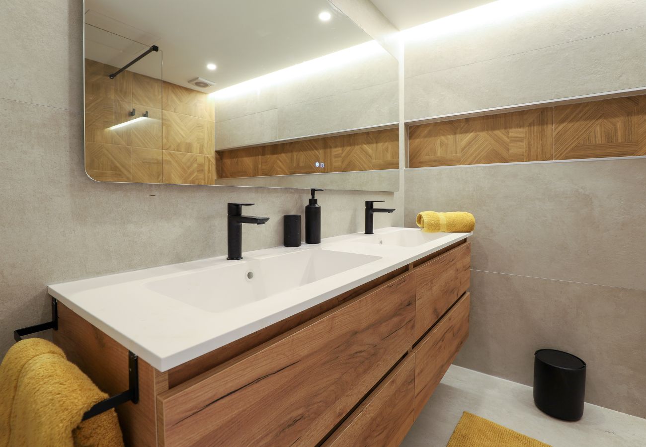 Apartment in Marbella - Brand-new luxury with sea view  - Playa Real beachfront