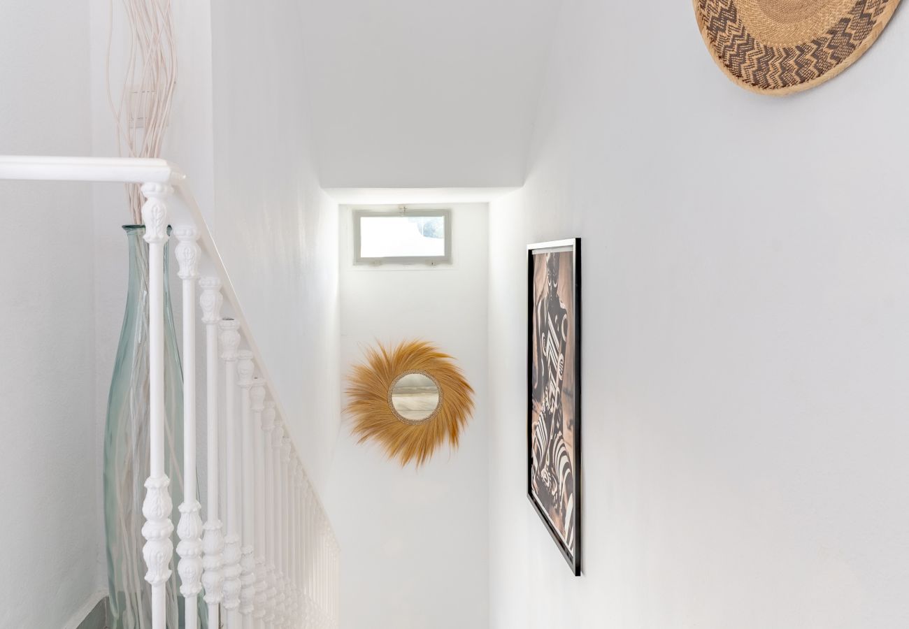 Terraced House in Marbella - Sunny Marbella Townhouse with Terraces, Pool & Hotel Amenities