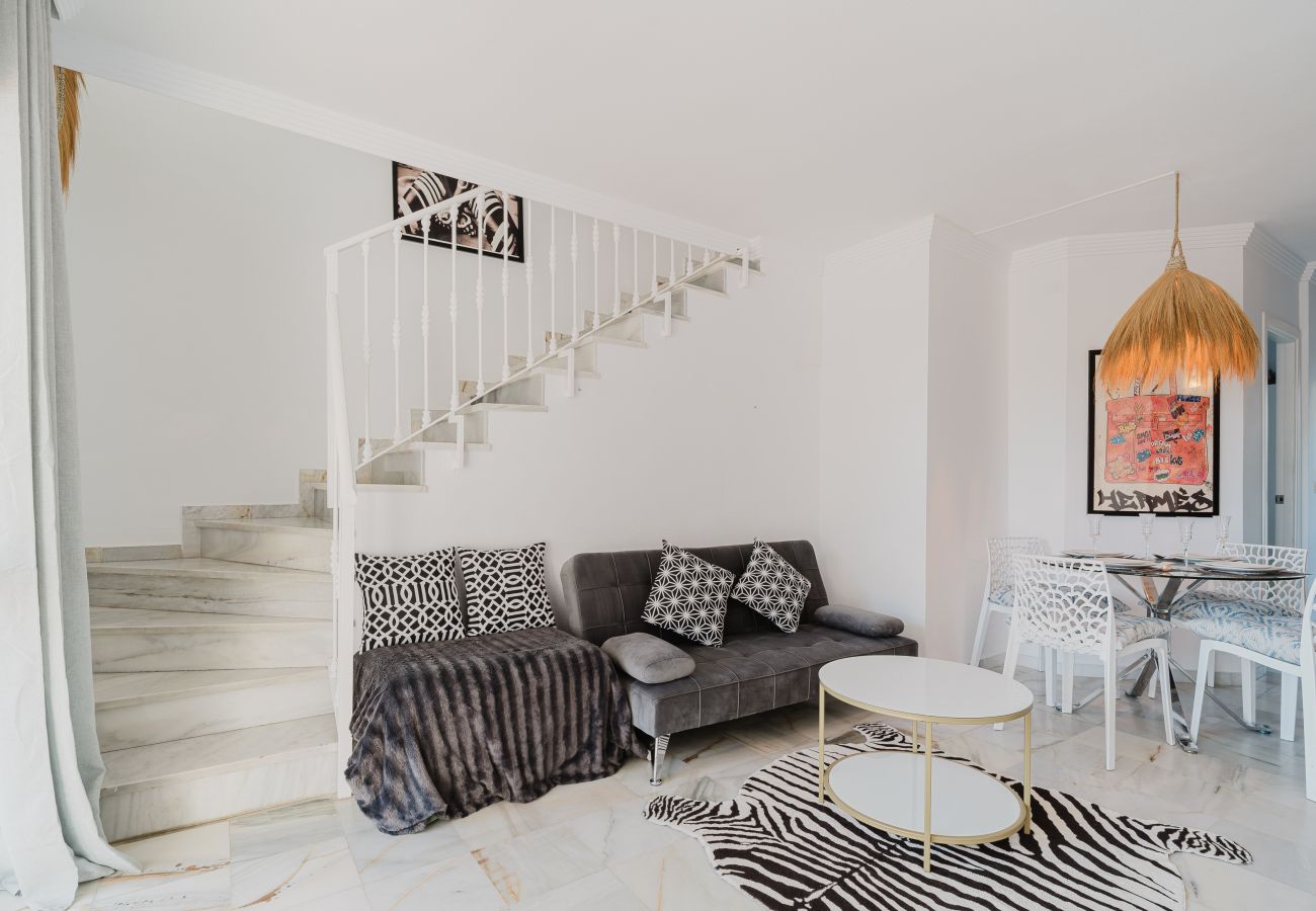 Terraced House in Marbella - Sunny Marbella Townhouse with Terraces, Pool & Hotel Amenities