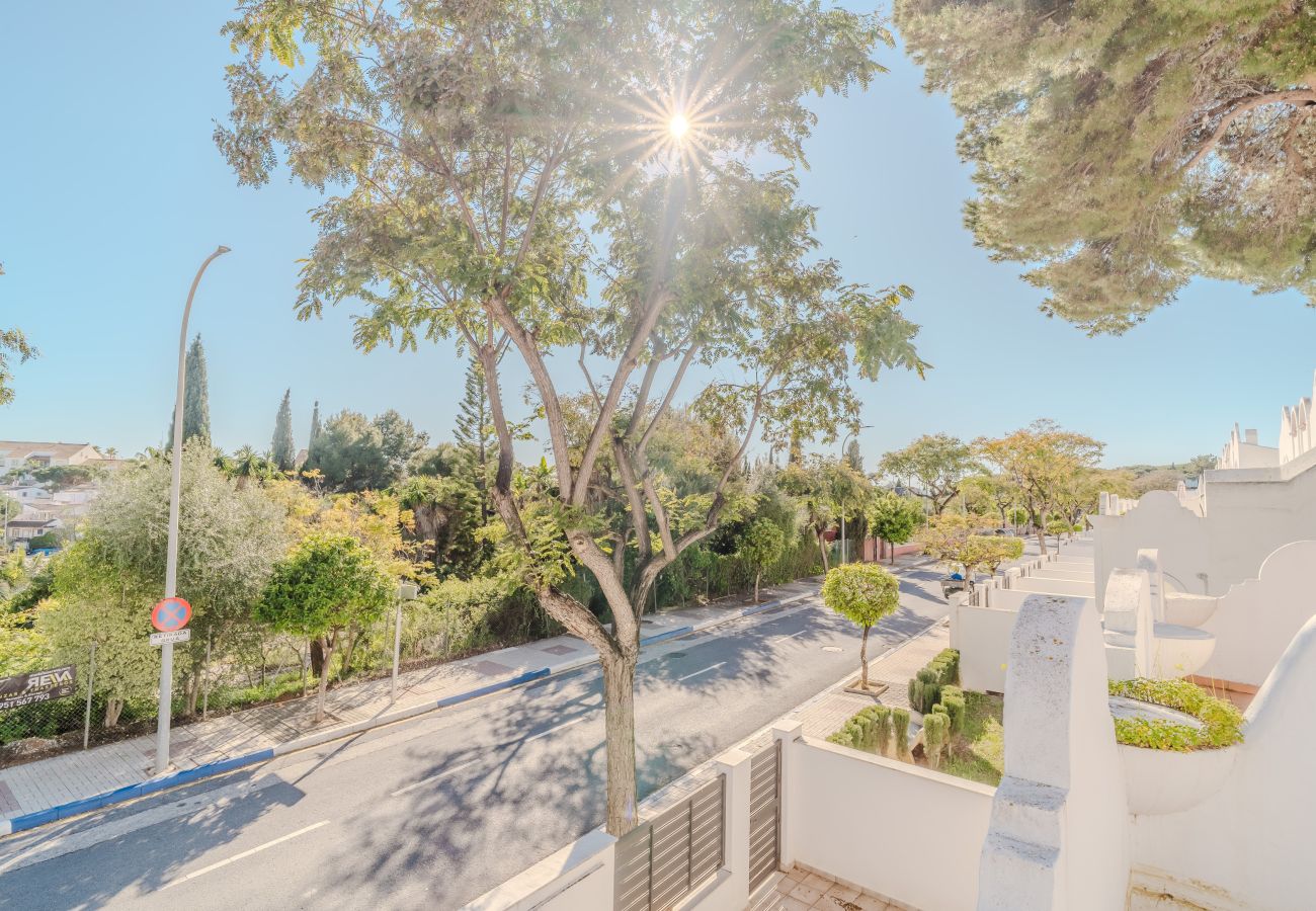 Terraced House in Marbella - Sunny Marbella Townhouse with Terraces, Pool & Hotel Amenities