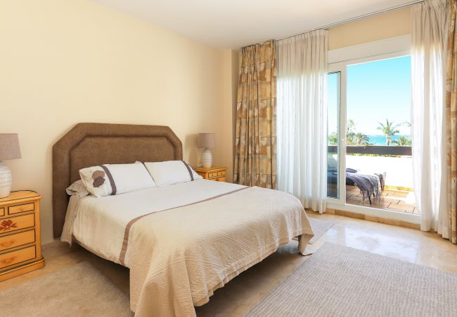 Апартаменты на Марбелья / Marbella - Los Monteros Palm Beach - sea & pool views