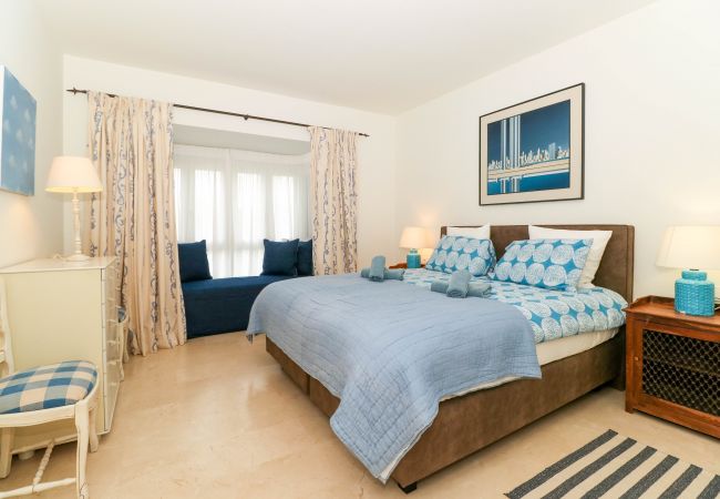 Апартаменты на Марбелья / Marbella - Frontline beach apartment -Los Monteros Palm Beach