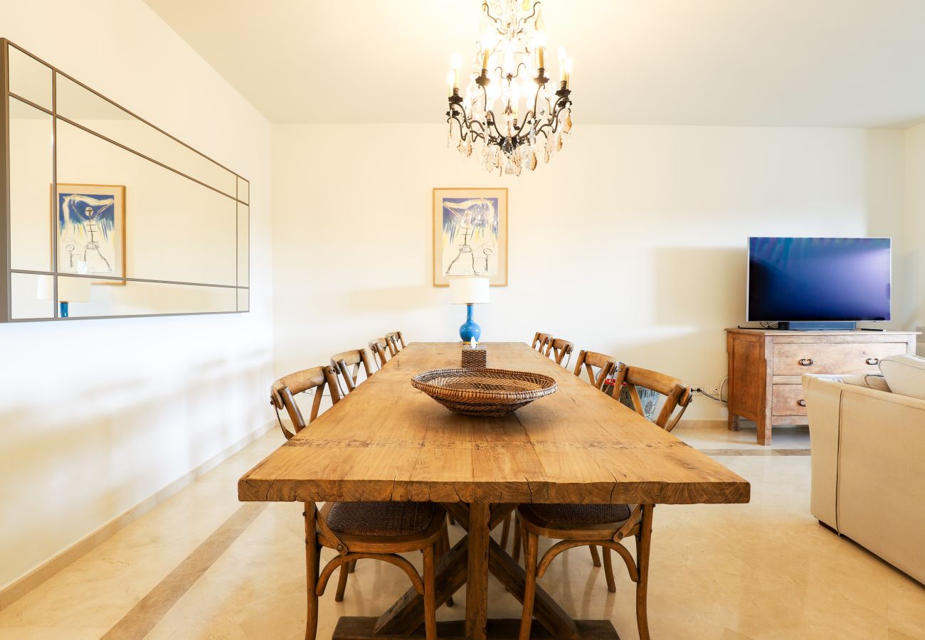 Апартаменты на Марбелья / Marbella - Frontline beach apartment -Los Monteros Palm Beach