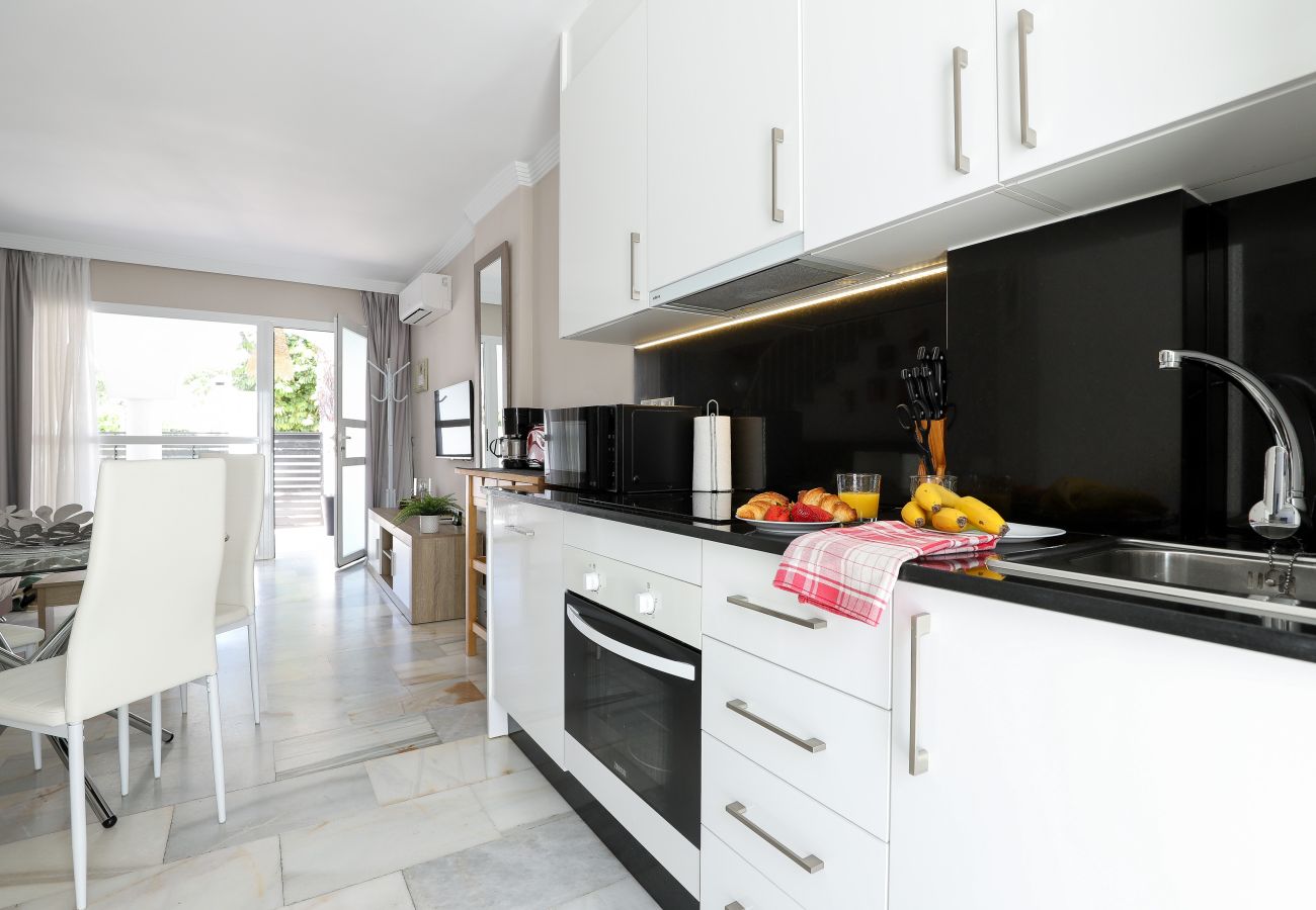 Таунхаус на Марбелья / Marbella - Cabopino Resort Townhouse | Pools & Amenities