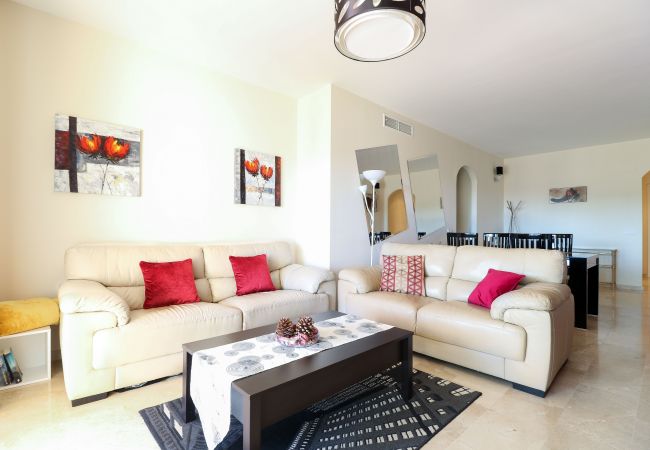 Апартаменты на Mijas Costa - Spacious apartment in tranquil area near the beach