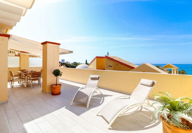 Квартира-студия на Marbella - Deluxe studio with huge terrace - Romana Playa beachfront Квартира-студия на Marbella - Deluxe studio with huge terrace - Romana Playa beachfront